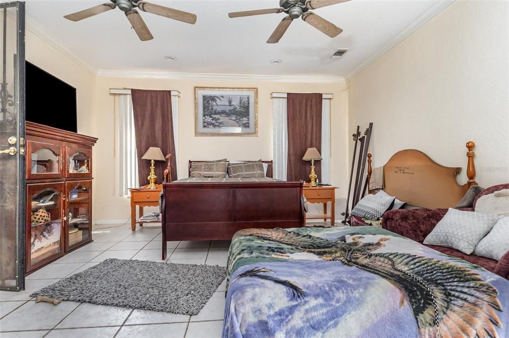 待售: $307,000 (3 贝兹, 2 浴室, 2004 平方英尺)