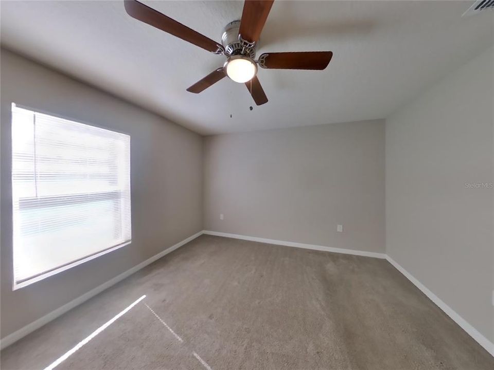 В аренду: $2,039 (4 спален, 2 ванн, 1400 Квадратных фут)