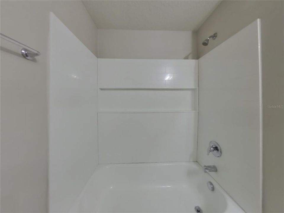 В аренду: $2,039 (4 спален, 2 ванн, 1400 Квадратных фут)