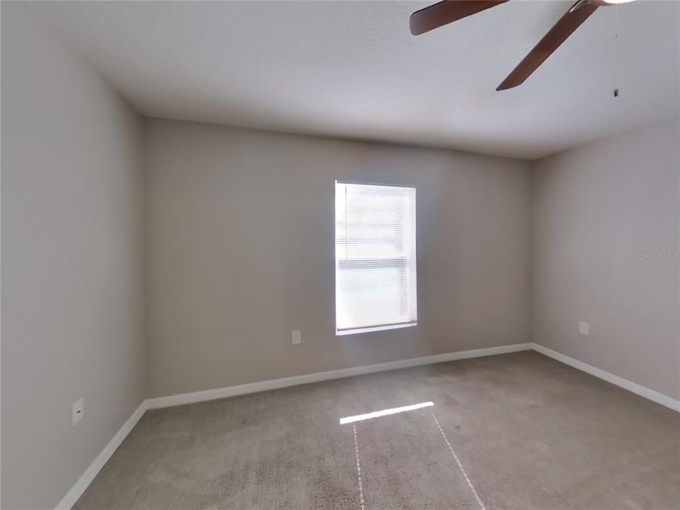 В аренду: $2,039 (4 спален, 2 ванн, 1400 Квадратных фут)