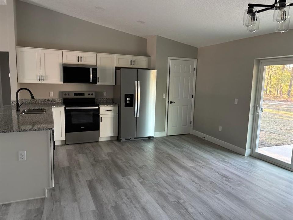 待售: $234,900 (3 贝兹, 2 浴室, 1405 平方英尺)