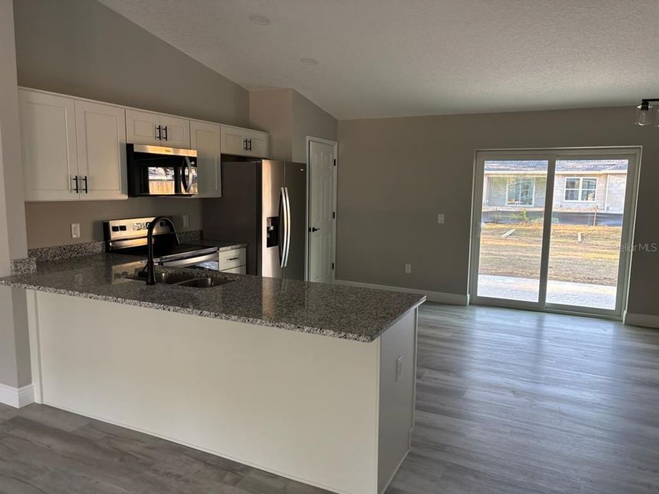 待售: $234,900 (3 贝兹, 2 浴室, 1405 平方英尺)