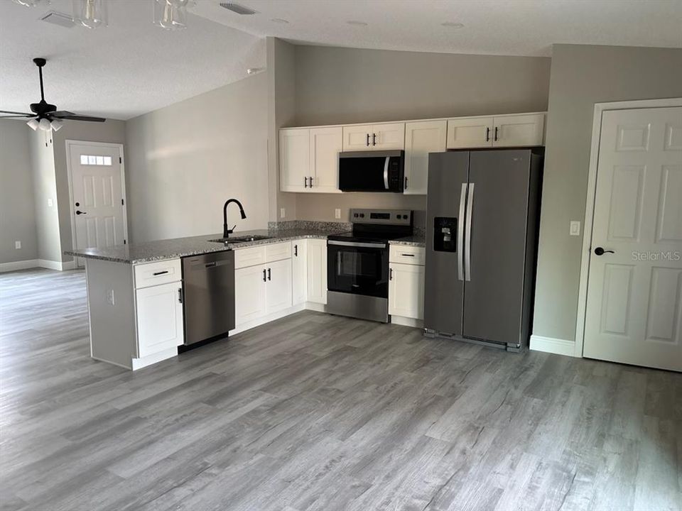 待售: $234,900 (3 贝兹, 2 浴室, 1405 平方英尺)