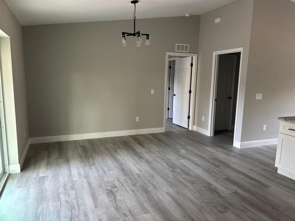 待售: $234,900 (3 贝兹, 2 浴室, 1405 平方英尺)