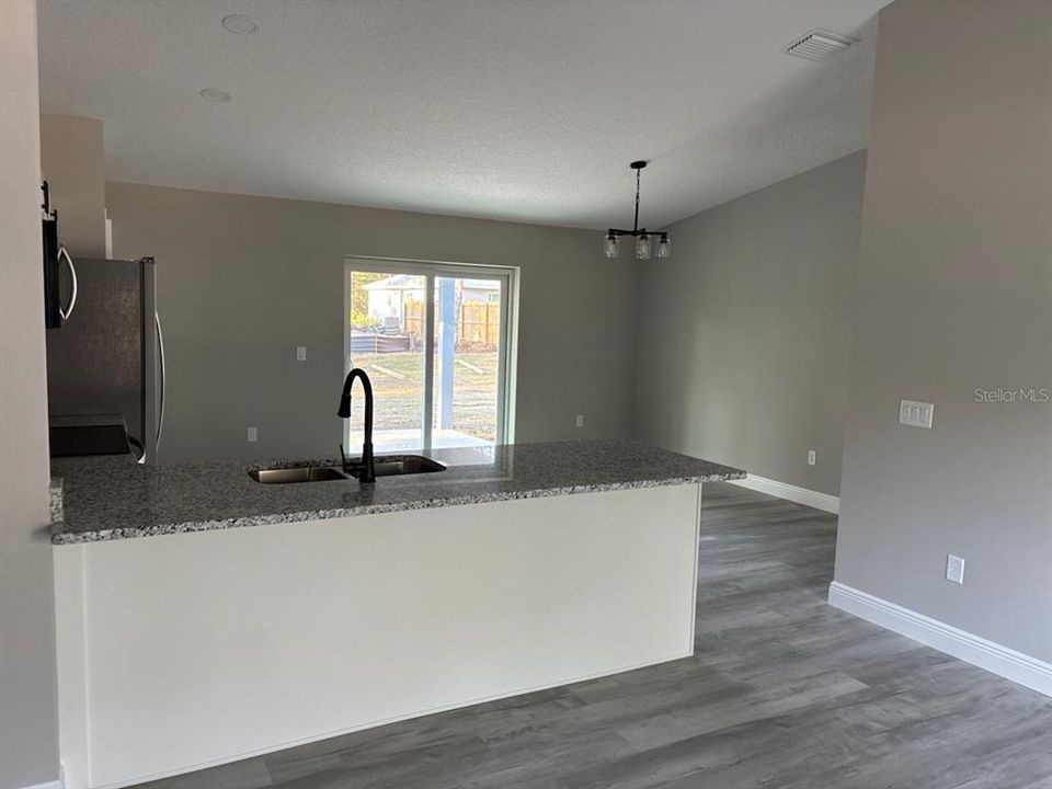 待售: $234,900 (3 贝兹, 2 浴室, 1405 平方英尺)