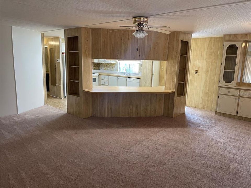 For Sale: $159,900 (2 beds, 2 baths, 1104 Square Feet)