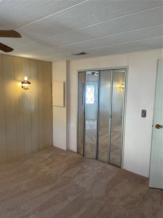 For Sale: $159,900 (2 beds, 2 baths, 1104 Square Feet)