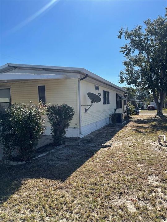 For Sale: $159,900 (2 beds, 2 baths, 1104 Square Feet)