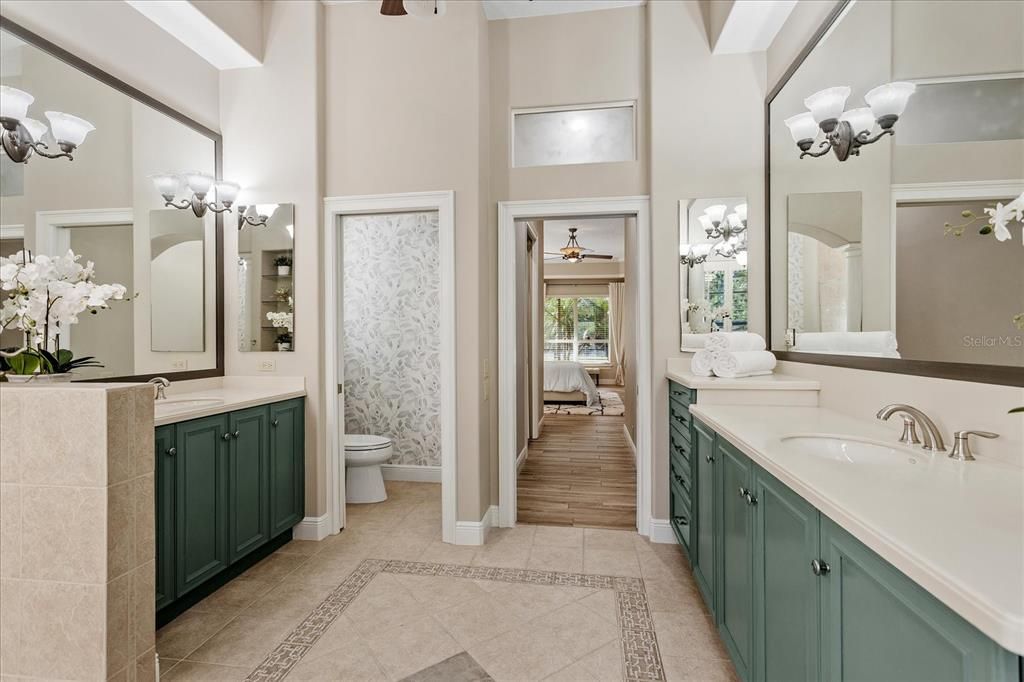 For Sale: $1,495,000 (5 beds, 3 baths, 4426 Square Feet)