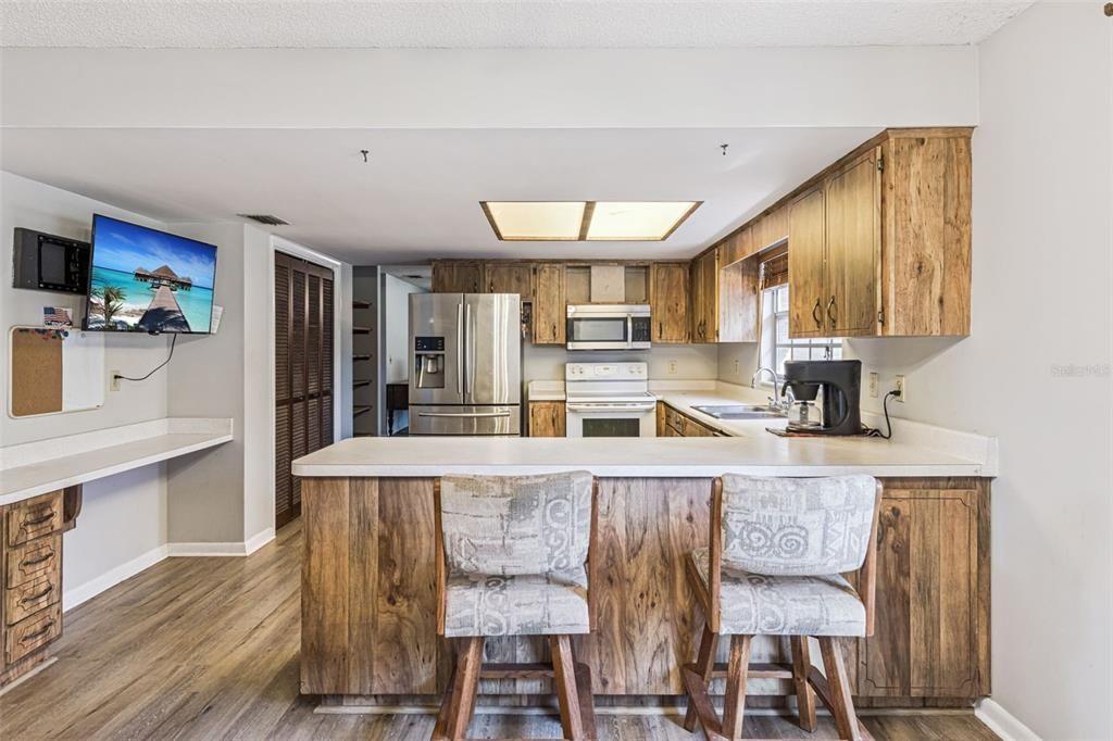 待售: $575,000 (4 贝兹, 3 浴室, 2193 平方英尺)