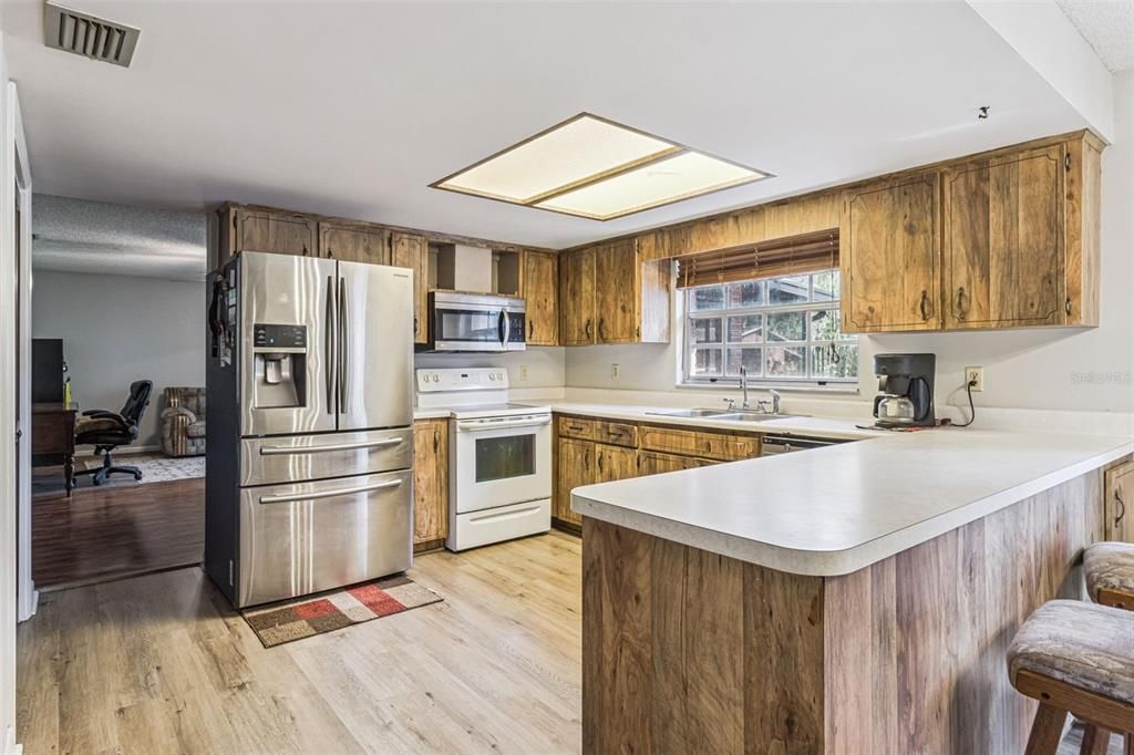 待售: $575,000 (4 贝兹, 3 浴室, 2193 平方英尺)