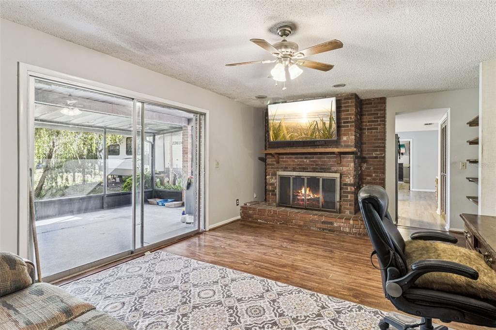 待售: $575,000 (4 贝兹, 3 浴室, 2193 平方英尺)