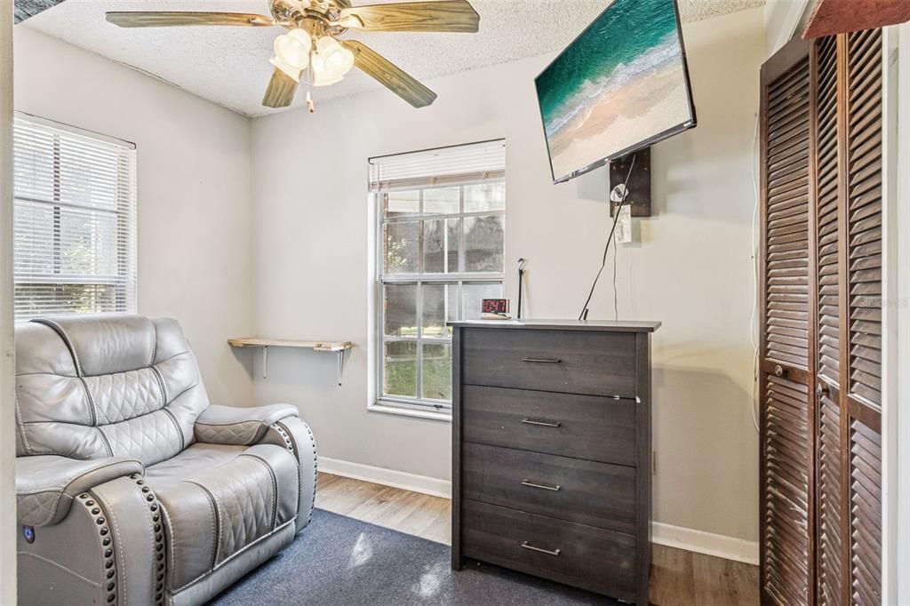 待售: $575,000 (4 贝兹, 3 浴室, 2193 平方英尺)