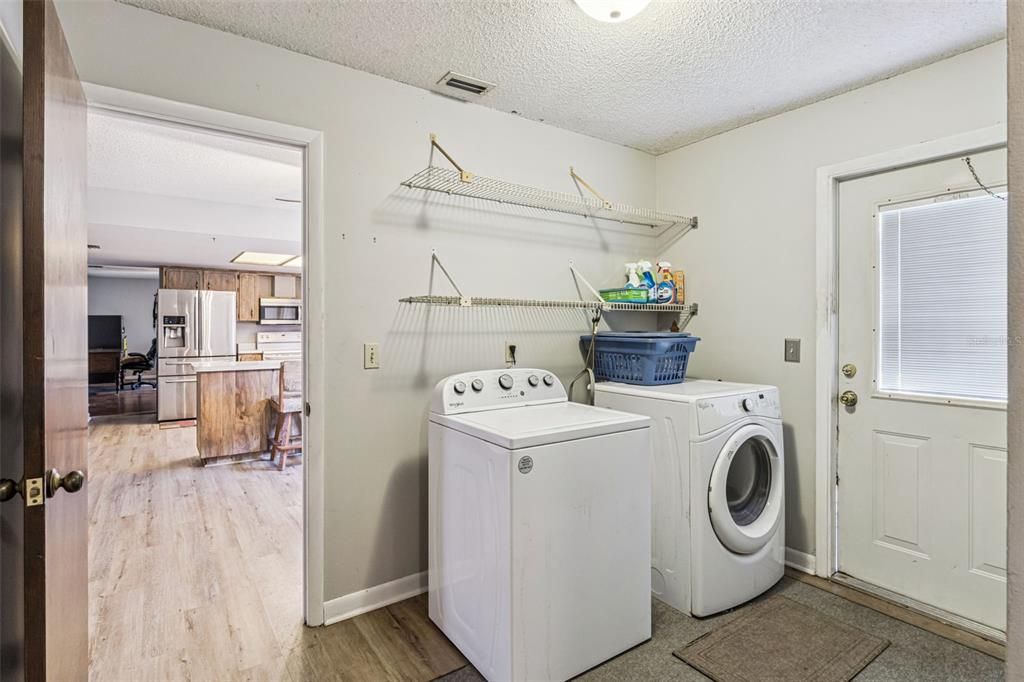 待售: $575,000 (4 贝兹, 3 浴室, 2193 平方英尺)