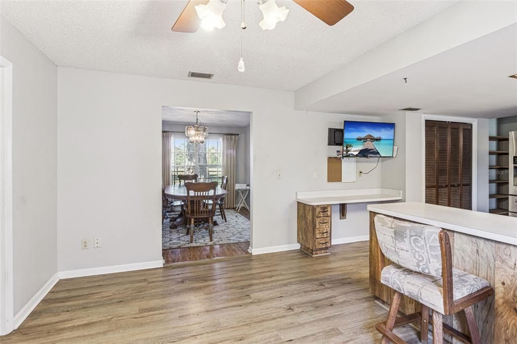 待售: $575,000 (4 贝兹, 3 浴室, 2193 平方英尺)