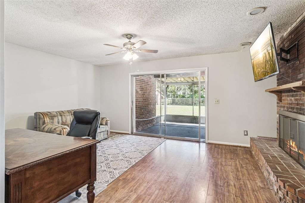 待售: $575,000 (4 贝兹, 3 浴室, 2193 平方英尺)