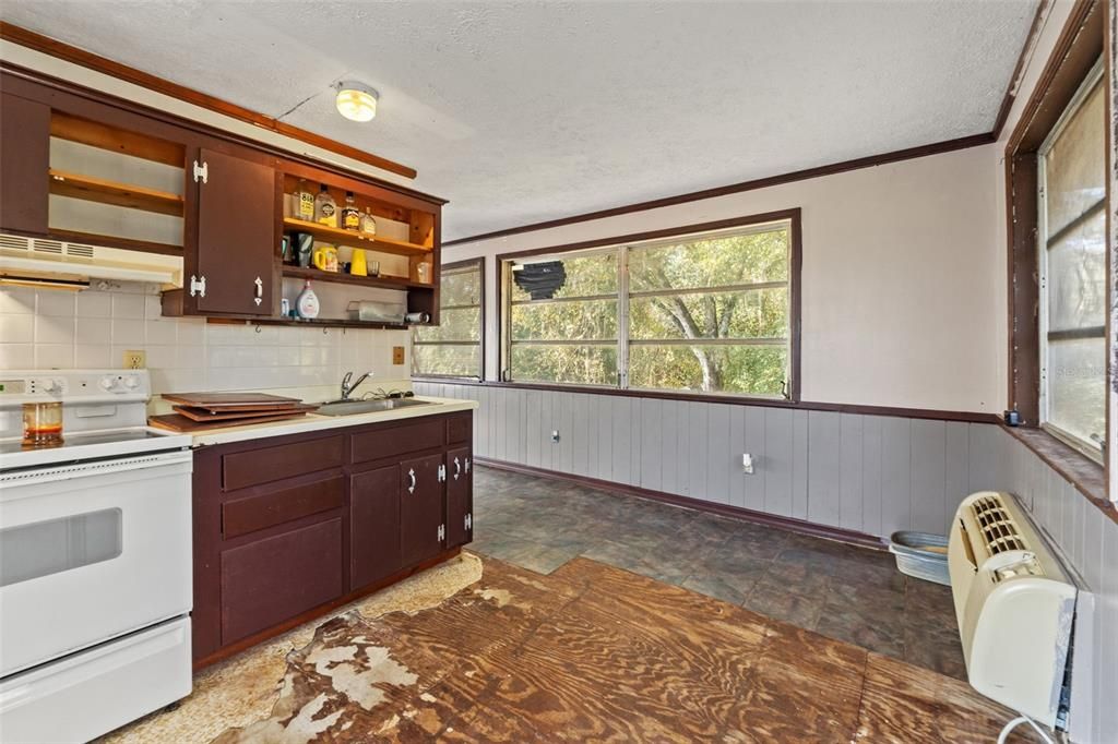 待售: $350,000 (3 贝兹, 2 浴室, 1498 平方英尺)