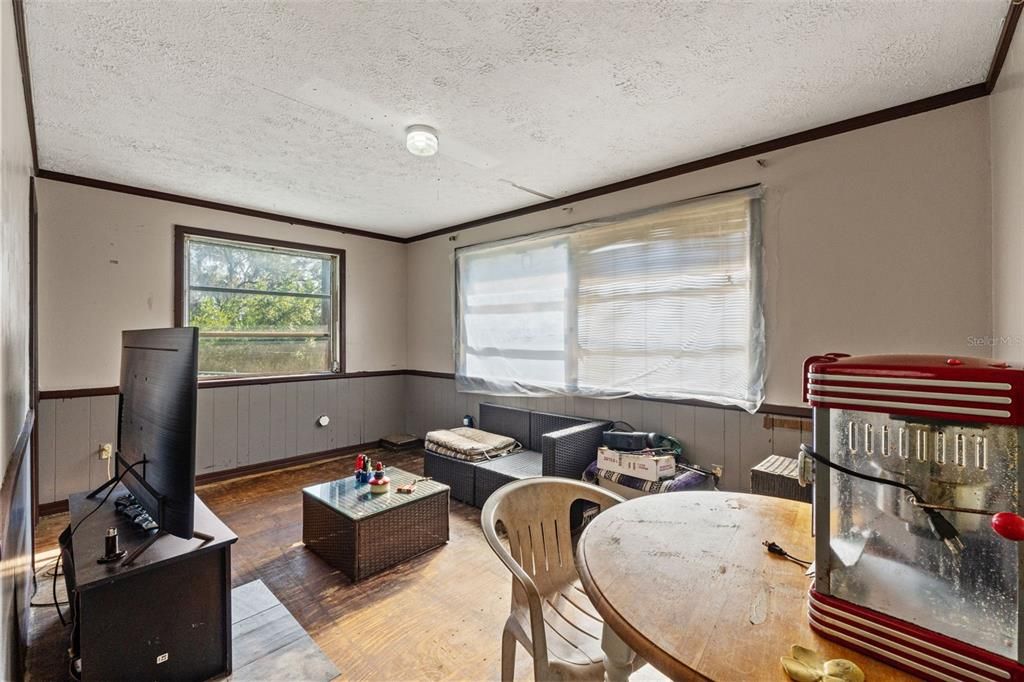 待售: $350,000 (3 贝兹, 2 浴室, 1498 平方英尺)