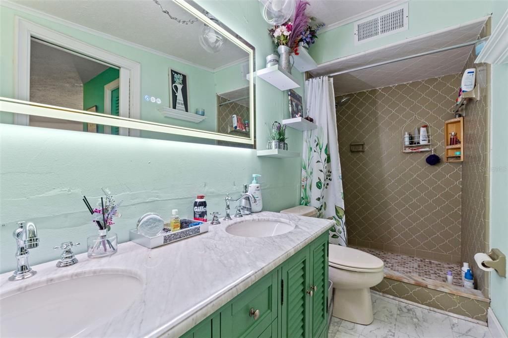 待售: $350,000 (3 贝兹, 2 浴室, 1498 平方英尺)