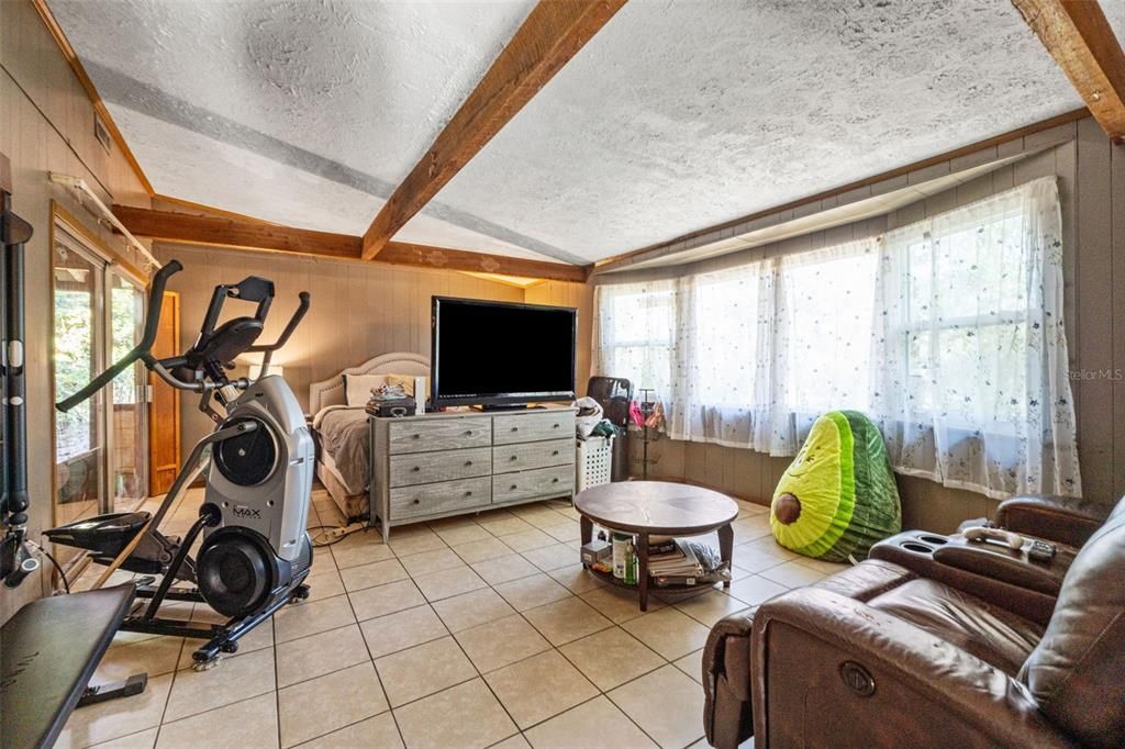 待售: $350,000 (3 贝兹, 2 浴室, 1498 平方英尺)