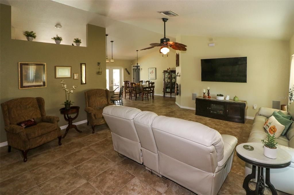 For Sale: $639,900 (3 beds, 2 baths, 1536 Square Feet)