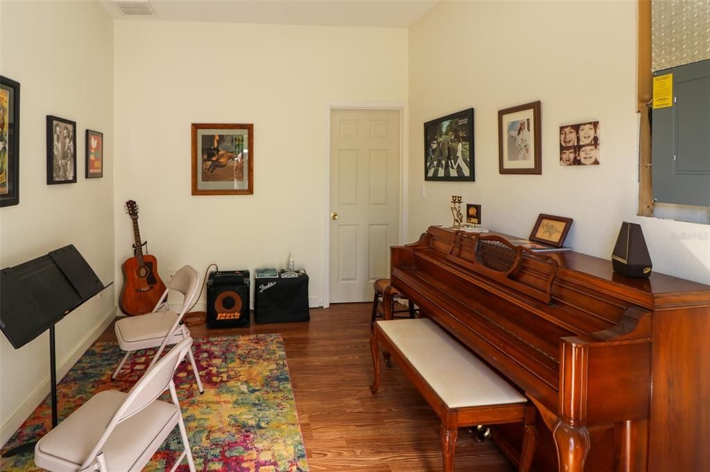 For Sale: $639,900 (3 beds, 2 baths, 1536 Square Feet)