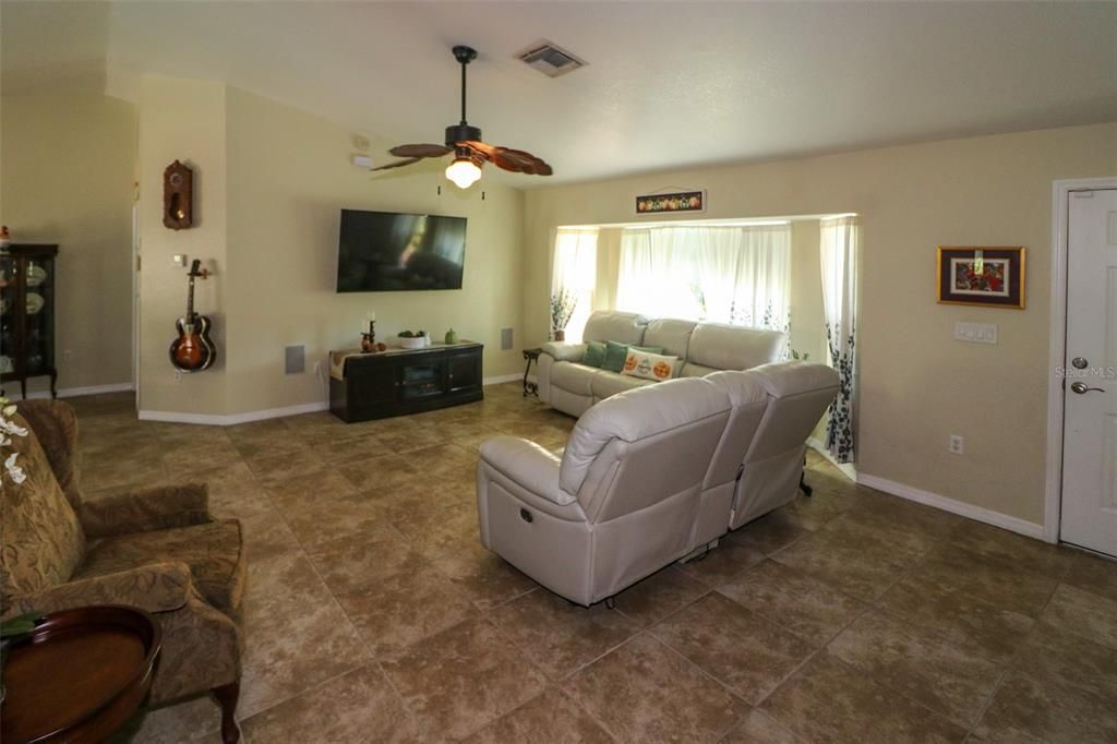 For Sale: $639,900 (3 beds, 2 baths, 1536 Square Feet)