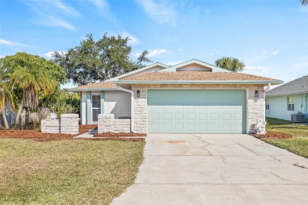For Sale: $329,900 (3 beds, 2 baths, 1604 Square Feet)