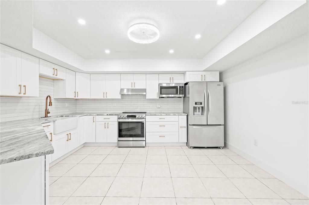 For Sale: $329,900 (3 beds, 2 baths, 1604 Square Feet)