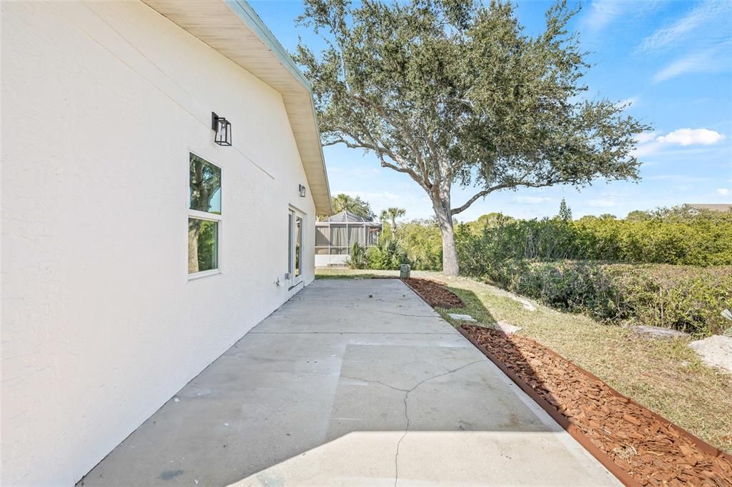 For Sale: $329,900 (3 beds, 2 baths, 1604 Square Feet)