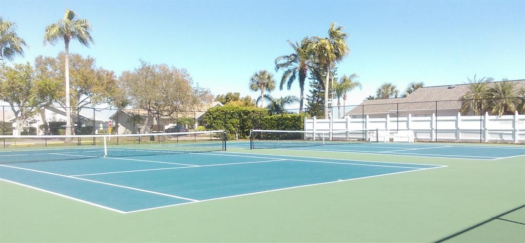 For Sale: $329,900 (3 beds, 2 baths, 1604 Square Feet)