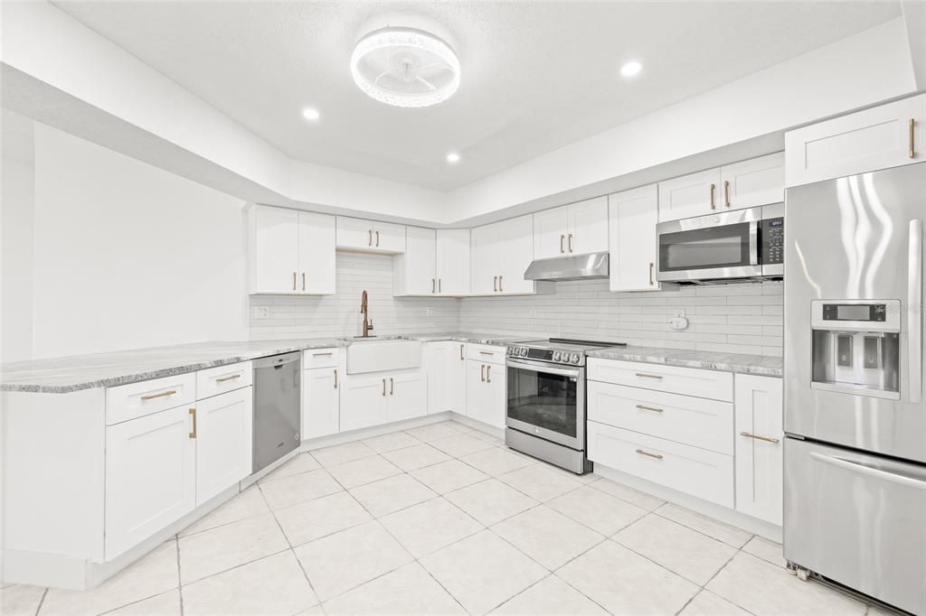 For Sale: $329,900 (3 beds, 2 baths, 1604 Square Feet)