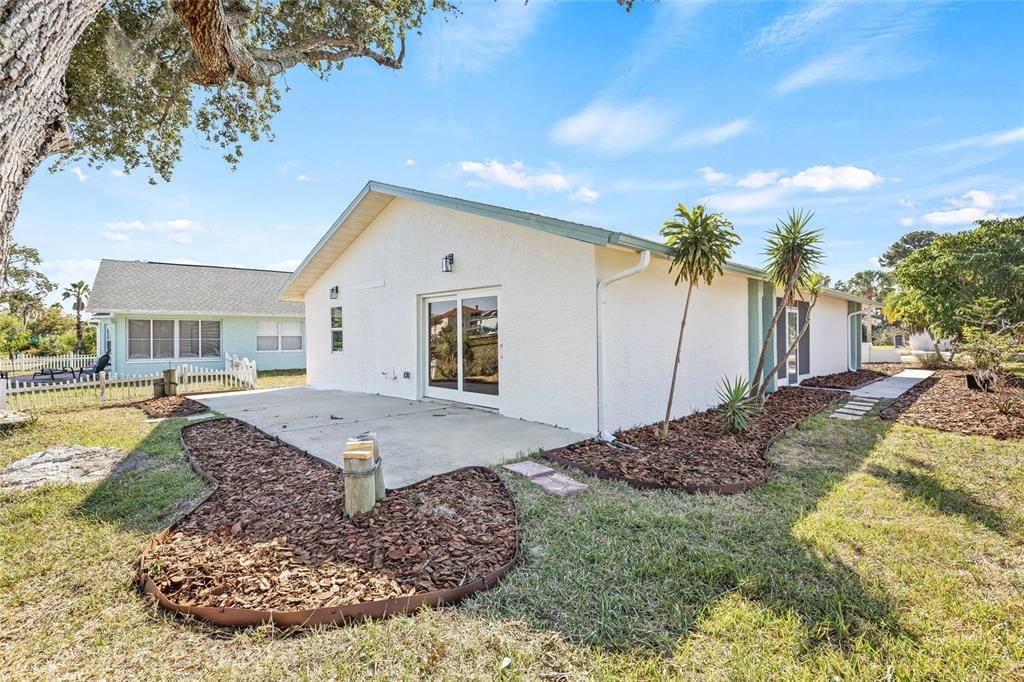 For Sale: $329,900 (3 beds, 2 baths, 1604 Square Feet)