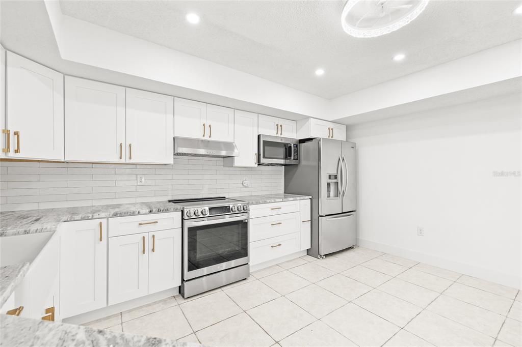 For Sale: $329,900 (3 beds, 2 baths, 1604 Square Feet)