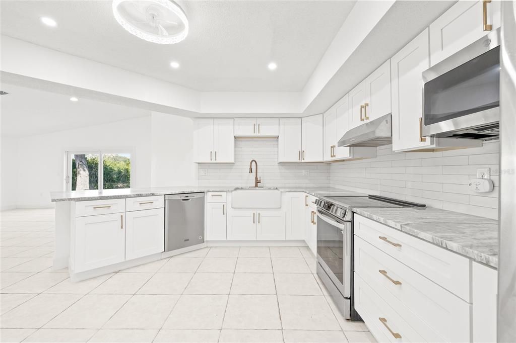 For Sale: $329,900 (3 beds, 2 baths, 1604 Square Feet)