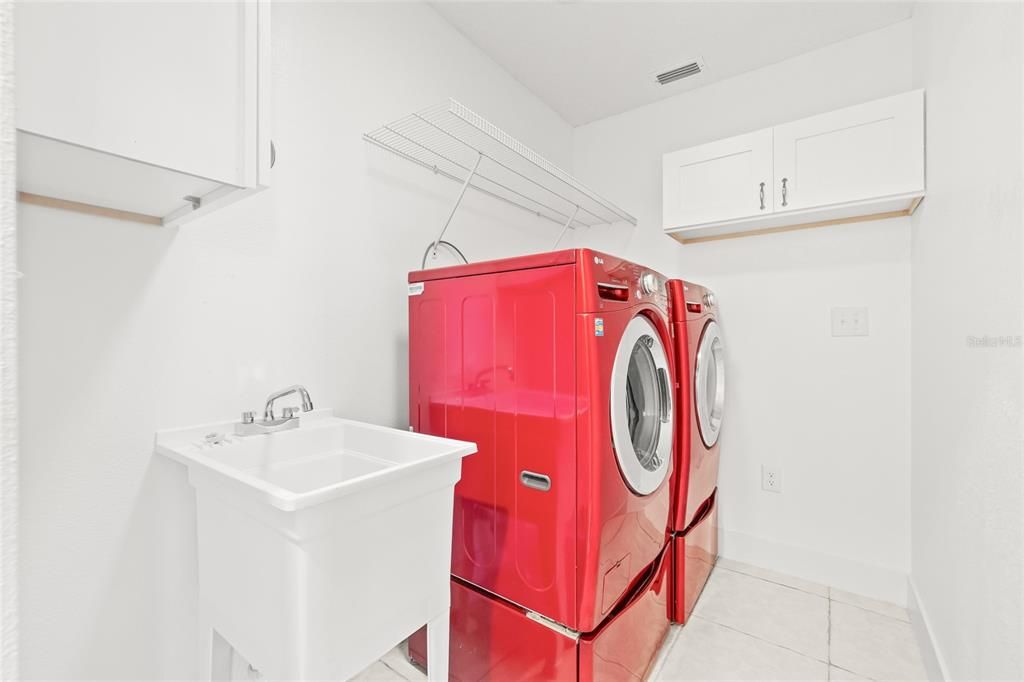 For Sale: $329,900 (3 beds, 2 baths, 1604 Square Feet)