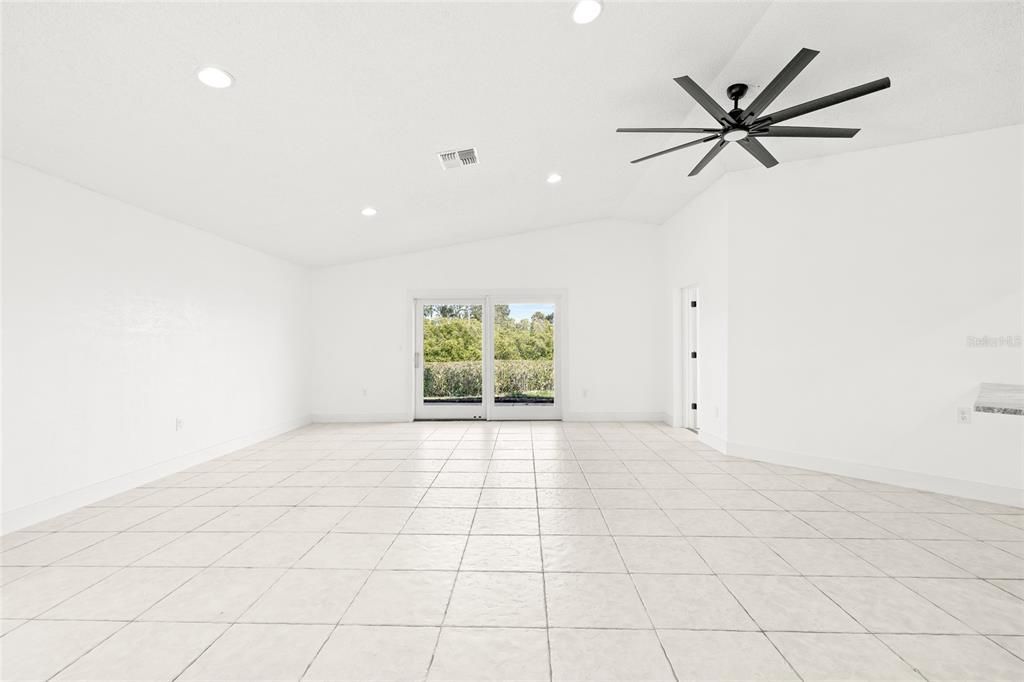 For Sale: $329,900 (3 beds, 2 baths, 1604 Square Feet)