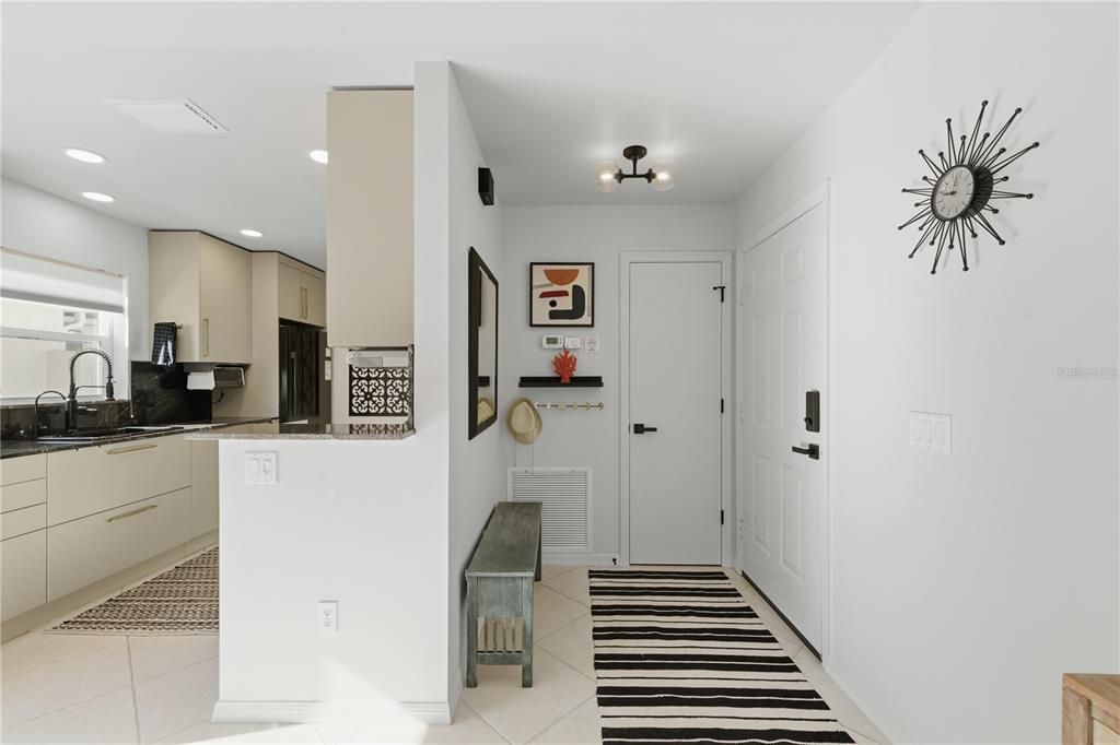 En Venta: $359,000 (2 camas, 2 baños, 1094 Pies cuadrados)