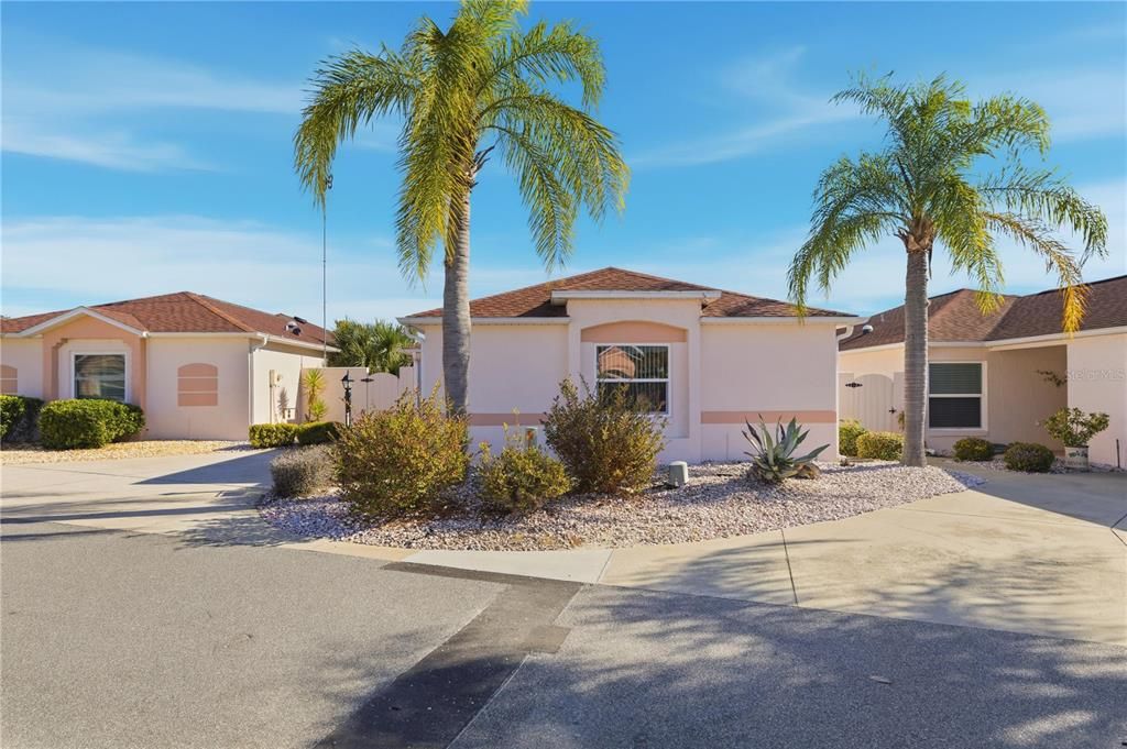 En Venta: $359,000 (2 camas, 2 baños, 1094 Pies cuadrados)