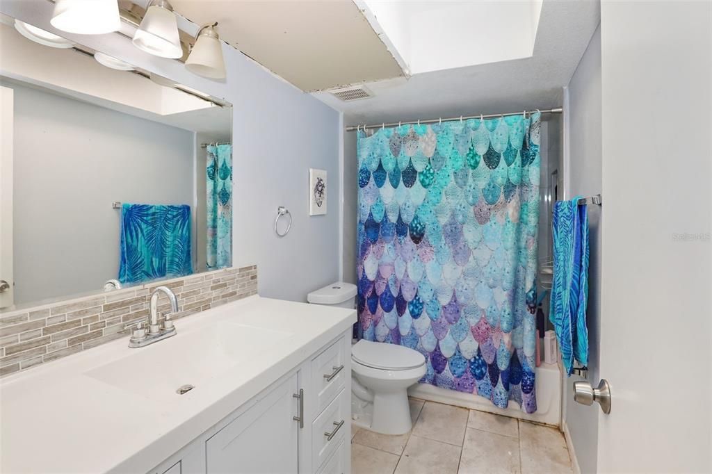 Active With Contract: $420,000 (3 beds, 2 baths, 1696 Square Feet)