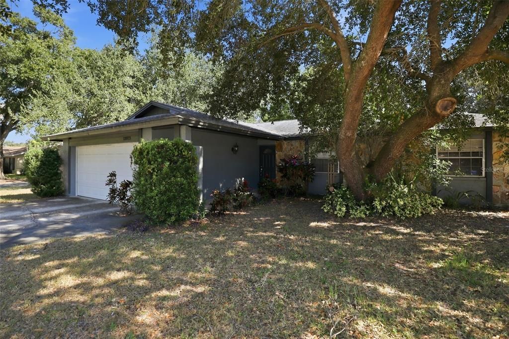 Active With Contract: $420,000 (3 beds, 2 baths, 1696 Square Feet)