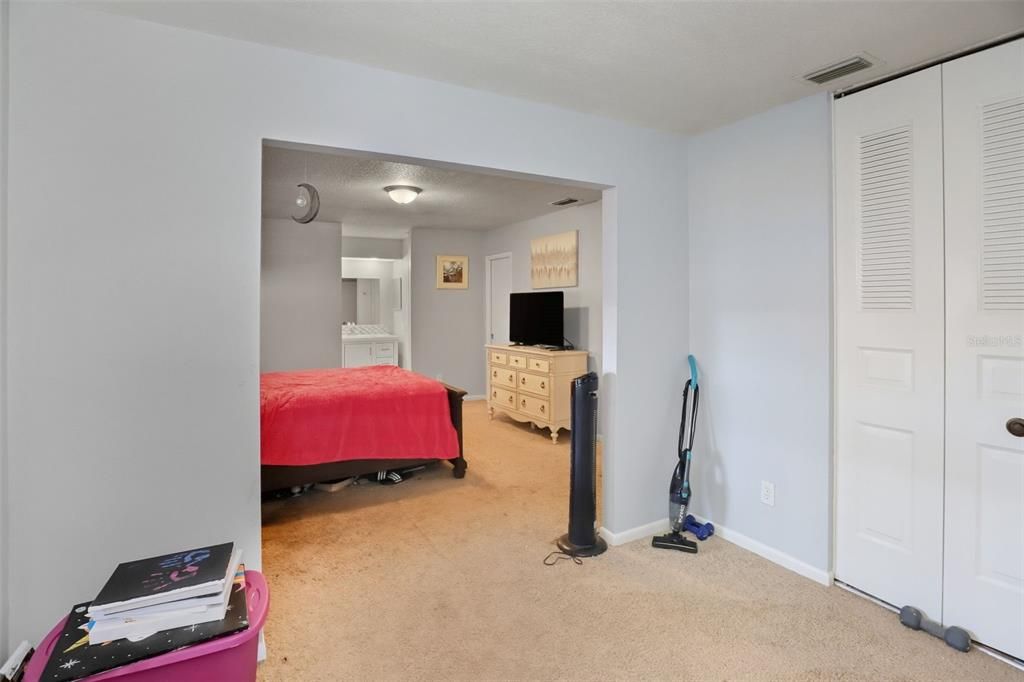 Active With Contract: $420,000 (3 beds, 2 baths, 1696 Square Feet)