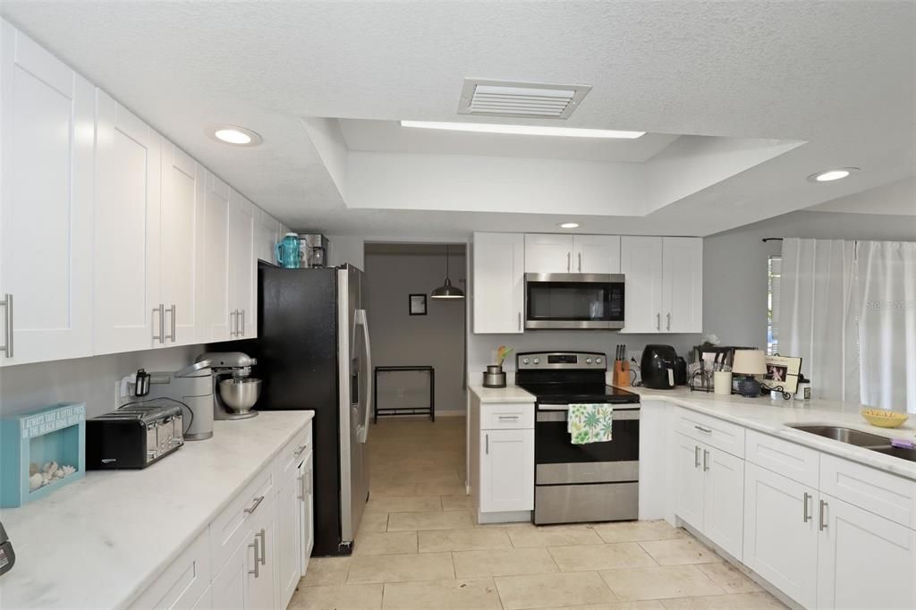 Active With Contract: $420,000 (3 beds, 2 baths, 1696 Square Feet)