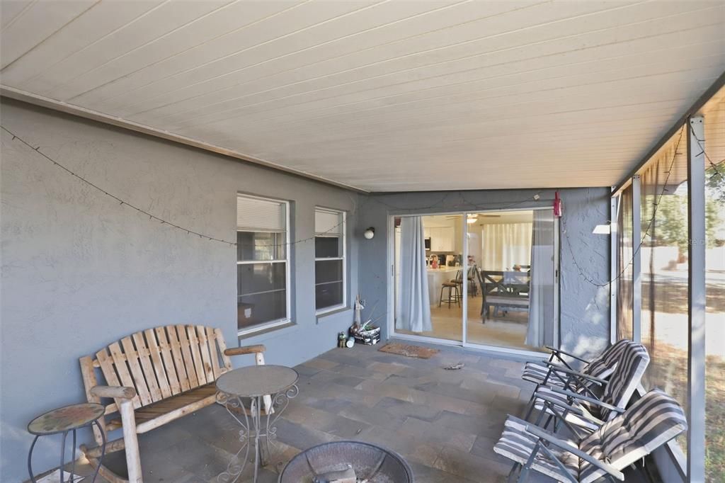 Active With Contract: $420,000 (3 beds, 2 baths, 1696 Square Feet)