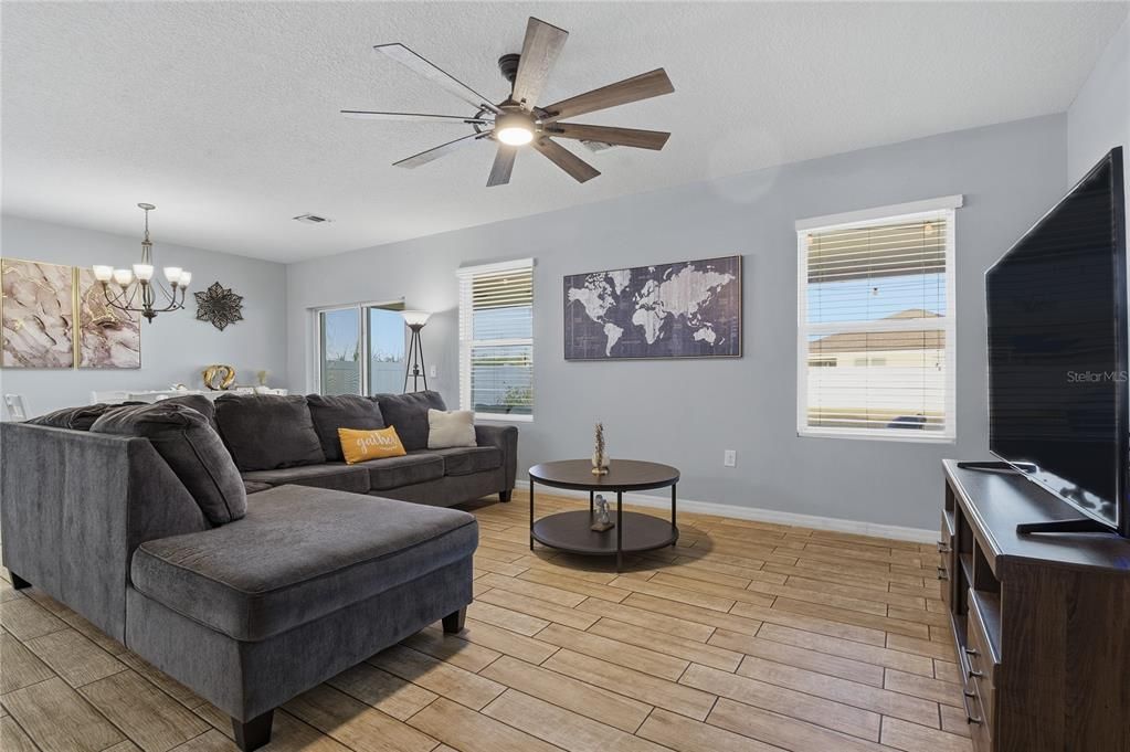 Active With Contract: $435,000 (4 beds, 2 baths, 1767 Square Feet)