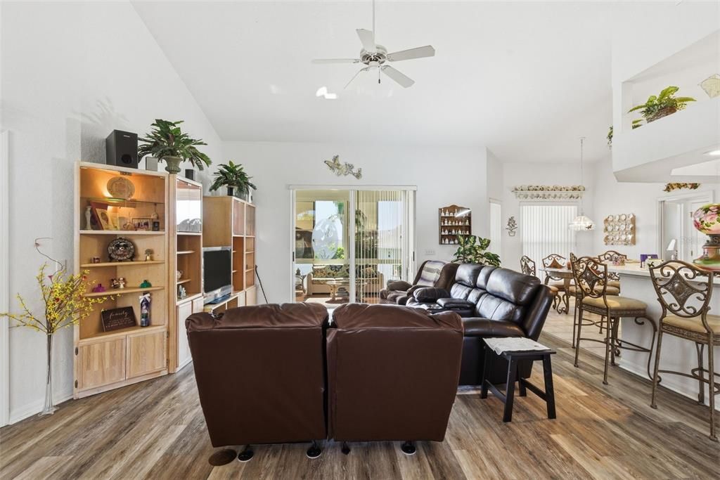 待售: $359,900 (3 贝兹, 2 浴室, 1716 平方英尺)