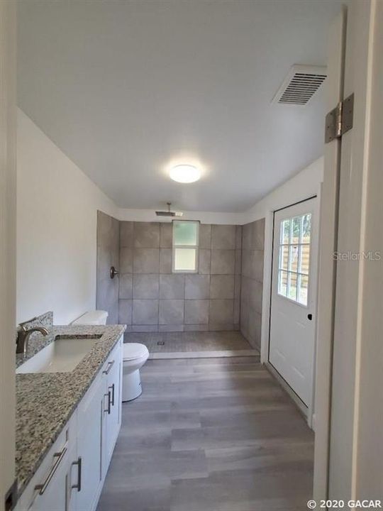 For Sale: $320,000 (3 beds, 2 baths, 1176 Square Feet)