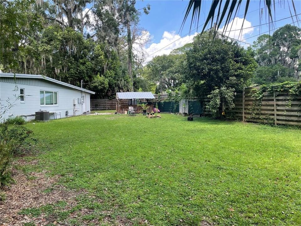 For Sale: $320,000 (3 beds, 2 baths, 1176 Square Feet)