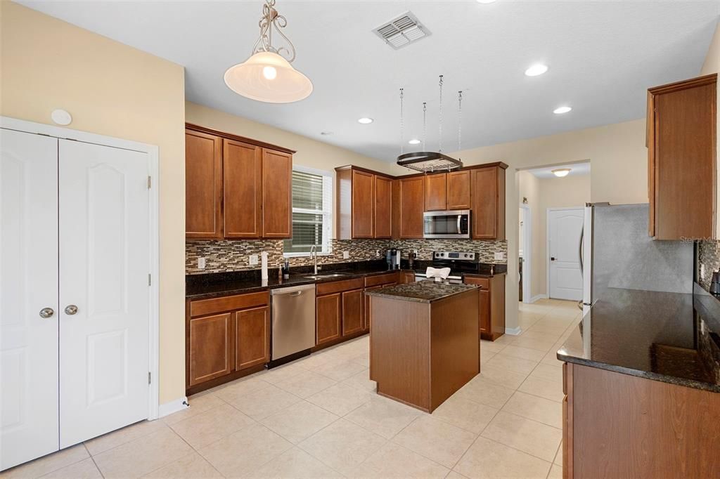 В аренду: $2,850 (3 спален, 3 ванн, 2178 Квадратных фут)