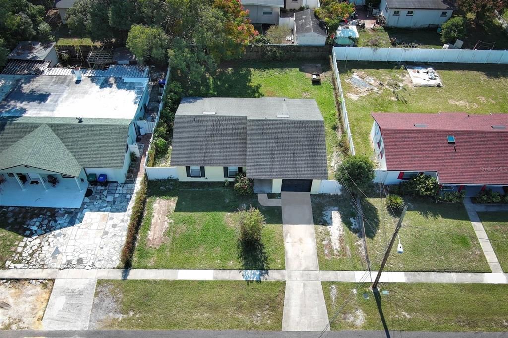 Под контрактом: $250,000 (3 спален, 1 ванн, 1040 Квадратных фут)